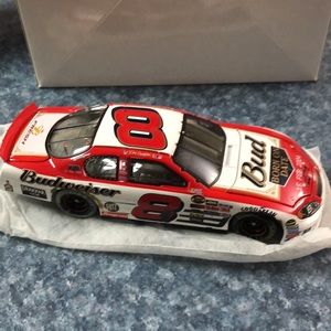 Action Dale Earnhardt Jr die cast car 1:24, 2004